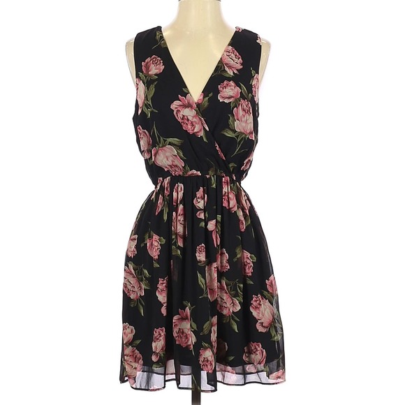 Maison Jules Dresses & Skirts - Maison Jules Black & Pink Floral Dress Size Size S